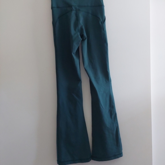 Offline By Aerie The Hugger Pocket Bootcut Leggings Deep Forest Green XS - Picture 9 of 9